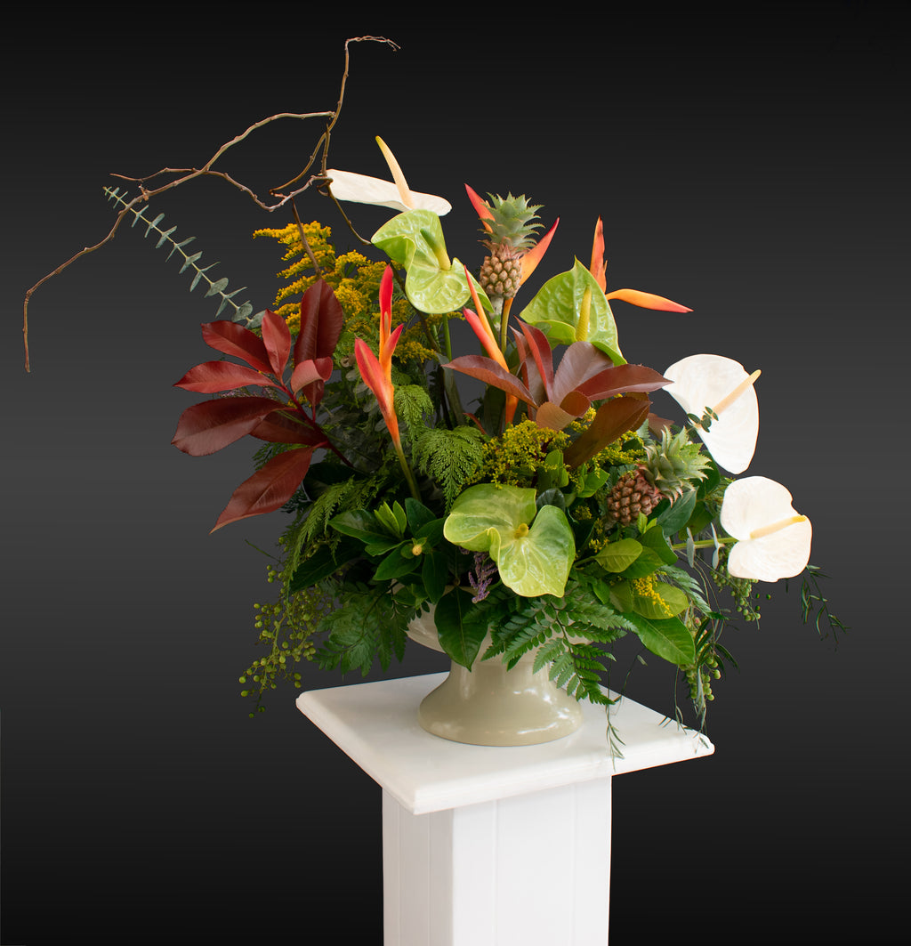 Arreglo Floral Premium Heliconias, Anturios y Piñas