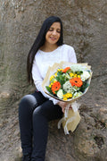 Ramo de 3 gerberas, rosas blancas y mix floral
