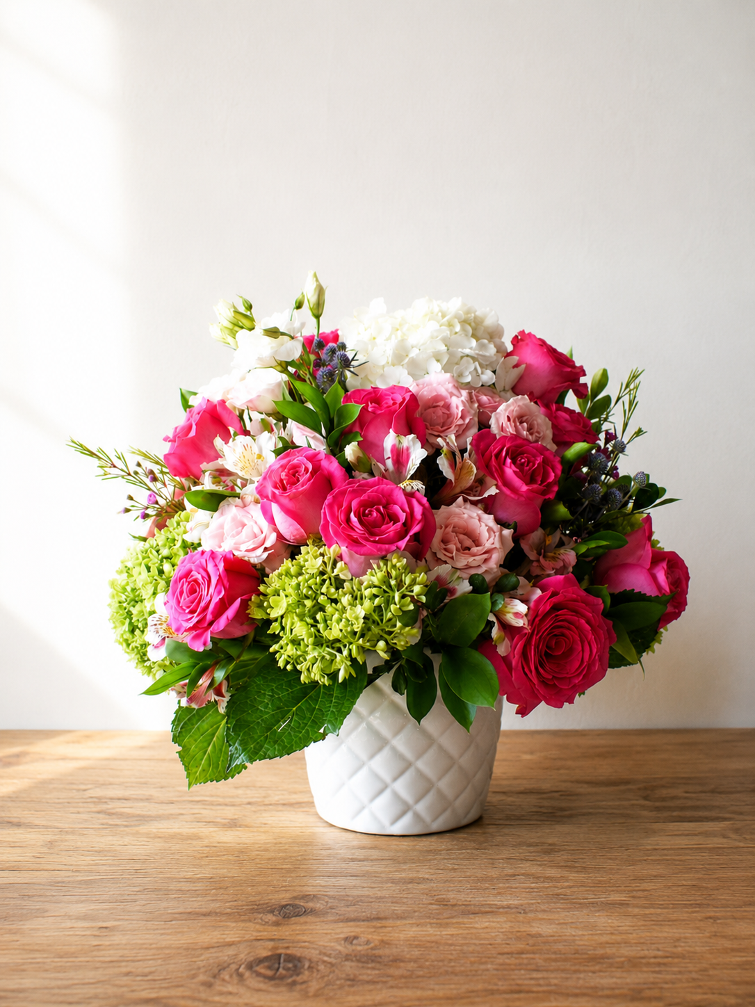 Centro de Mesa de Rosas y Hortensias Cód. CMRH01